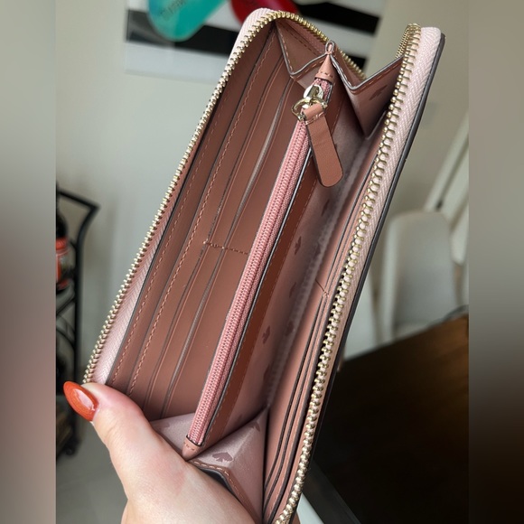 Light pink Kate spade wallet - Picture 6 of 6